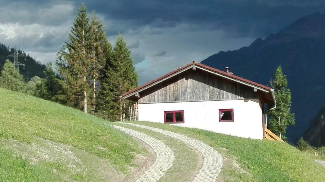 Ferienhaus Am Wallnerhof フラタッハ エクステリア 写真